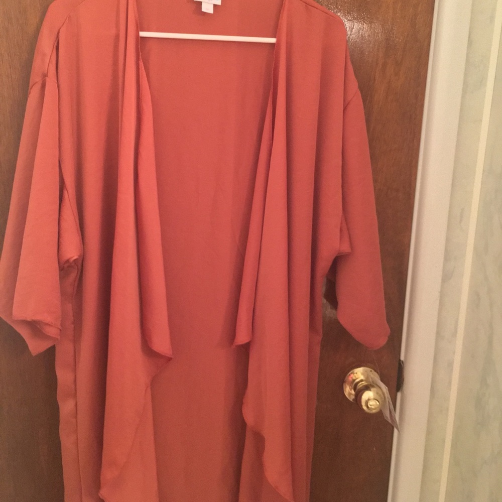 Lularoe Shirley size M NWT